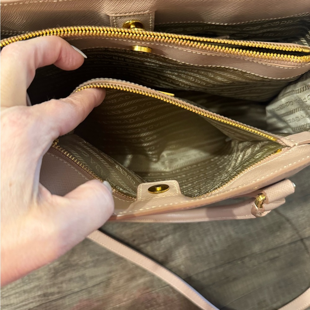Authentic Prada Saffiano Lux Leather Satchel/Crossbody/Shoulder - Three-Way Bag - Picture 11 of 16